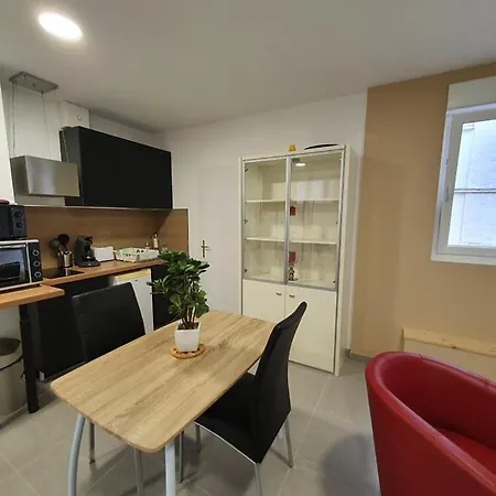 Grand Studio Gravelines Centre , 5 Mn Du Cnpe Et De La Plage, Absence De Chambre Privative Exterior photo